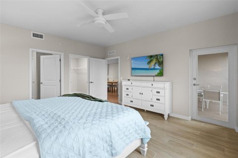 Condo in Cape Coral, Florida, 2 bedrooms  № 1677577 - photo 17