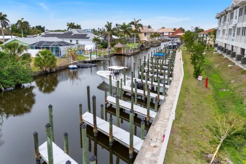 Condo in Cape Coral, Florida, 2 bedrooms  № 1677577 - photo 30