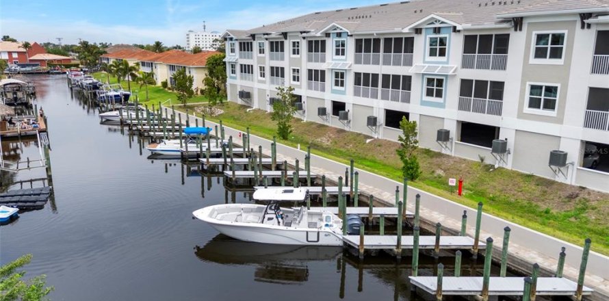 Condo in Cape Coral, Florida, 2 bedrooms  № 1677577