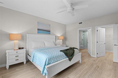 Condo in Cape Coral, Florida, 2 bedrooms  № 1677577 - photo 15