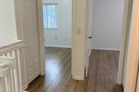 Townhouse in Homestead, Florida 3 bedrooms, 120.96 sq.m. № 1943567 - photo 18