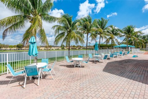 Townhouse in Homestead, Florida 3 bedrooms, 120.96 sq.m. № 1943567 - photo 22