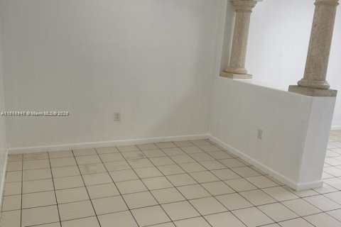 Townhouse in Homestead, Florida 3 bedrooms, 120.96 sq.m. № 1943567 - photo 7
