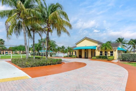 Townhouse in Homestead, Florida 3 bedrooms, 120.96 sq.m. № 1943567 - photo 20
