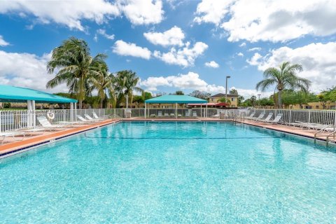 Townhouse in Homestead, Florida 3 bedrooms, 120.96 sq.m. № 1943567 - photo 24