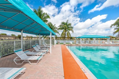 Townhouse in Homestead, Florida 3 bedrooms, 120.96 sq.m. № 1943567 - photo 25