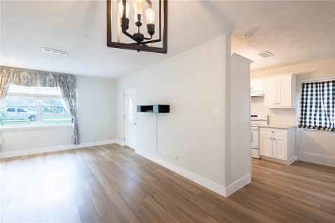 Villa ou maison à louer à Ruskin, Floride: 2 chambres, 81.1 m2 № 2155889 - photo 7