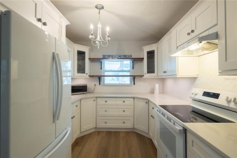 Villa ou maison à louer à Ruskin, Floride: 2 chambres, 81.1 m2 № 2155889 - photo 9