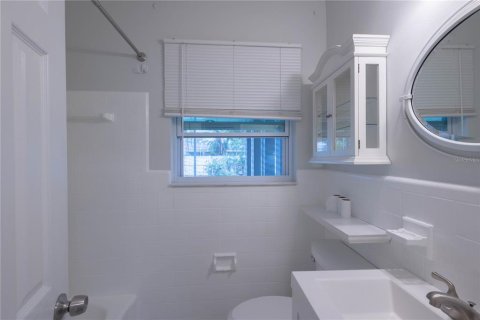 Villa ou maison à louer à Ruskin, Floride: 2 chambres, 81.1 m2 № 2155889 - photo 17