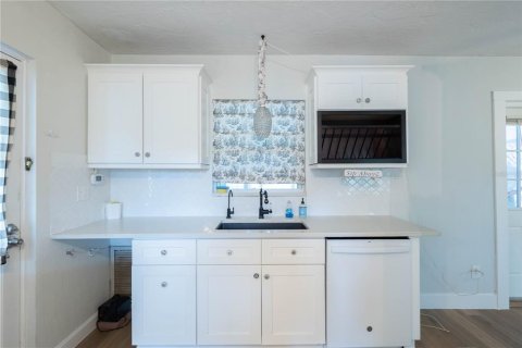 Villa ou maison à louer à Ruskin, Floride: 2 chambres, 81.1 m2 № 2155889 - photo 11