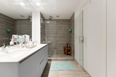 Condominio en alquiler en Miami, Florida, 2 dormitorios, 102.19 m2 № 2060954 - foto 10
