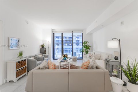 Condominio en alquiler en Miami, Florida, 2 dormitorios, 102.19 m2 № 2060954 - foto 3