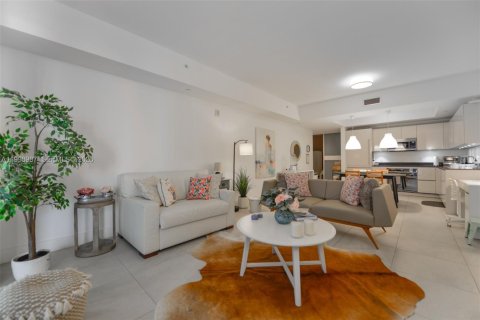 Condominio en alquiler en Miami, Florida, 2 dormitorios, 102.19 m2 № 2060954 - foto 4