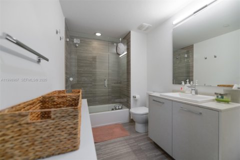 Condominio en alquiler en Miami, Florida, 2 dormitorios, 102.19 m2 № 2060954 - foto 14