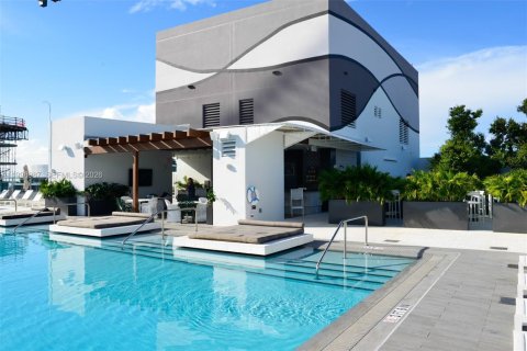 Condominio en alquiler en Miami, Florida, 2 dormitorios, 102.19 m2 № 2060954 - foto 21