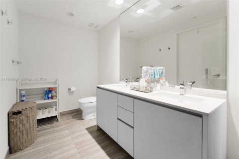 Condominio en alquiler en Miami, Florida, 2 dormitorios, 102.19 m2 № 2060954 - foto 11