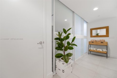 Condominio en alquiler en Miami, Florida, 2 dormitorios, 102.19 m2 № 2060954 - foto 15