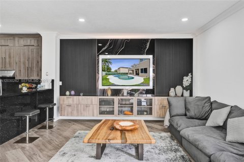 Villa ou maison à vendre à Pembroke Pines, Floride: 5 chambres, 336.49 m2 № 2087006 - photo 16