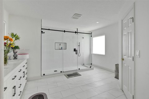 Villa ou maison à vendre à Pembroke Pines, Floride: 5 chambres, 336.49 m2 № 2087006 - photo 28