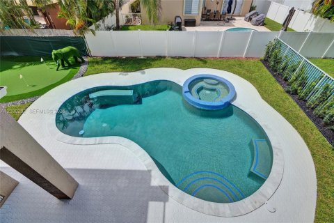 Villa ou maison à vendre à Pembroke Pines, Floride: 5 chambres, 336.49 m2 № 2087006 - photo 27