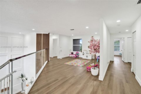 Villa ou maison à vendre à Pembroke Pines, Floride: 5 chambres, 336.49 m2 № 2087006 - photo 17