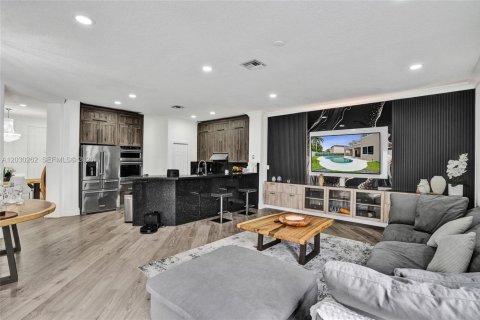 Villa ou maison à vendre à Pembroke Pines, Floride: 5 chambres, 336.49 m2 № 2087006 - photo 15