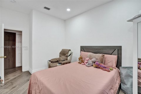 Villa ou maison à vendre à Pembroke Pines, Floride: 5 chambres, 336.49 m2 № 2087006 - photo 7