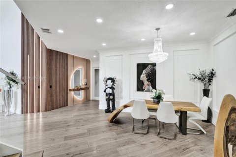 Villa ou maison à vendre à Pembroke Pines, Floride: 5 chambres, 336.49 m2 № 2087006 - photo 4