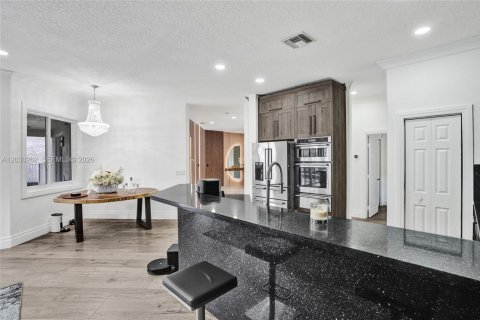 Villa ou maison à vendre à Pembroke Pines, Floride: 5 chambres, 336.49 m2 № 2087006 - photo 14