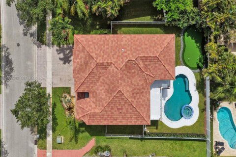 Villa ou maison à vendre à Pembroke Pines, Floride: 5 chambres, 336.49 m2 № 2087006 - photo 2