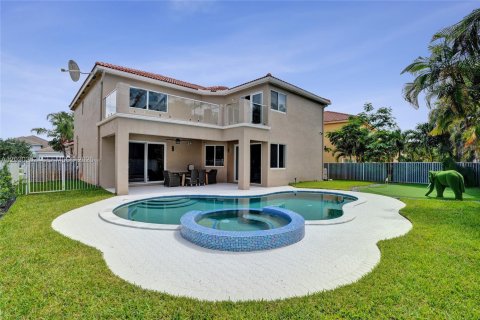 Villa ou maison à vendre à Pembroke Pines, Floride: 5 chambres, 336.49 m2 № 2087006 - photo 3