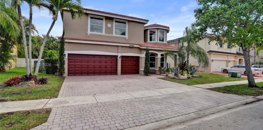 Villa ou maison à Pembroke Pines, Floride 5 chambres, 336.49 m2 № 2087006