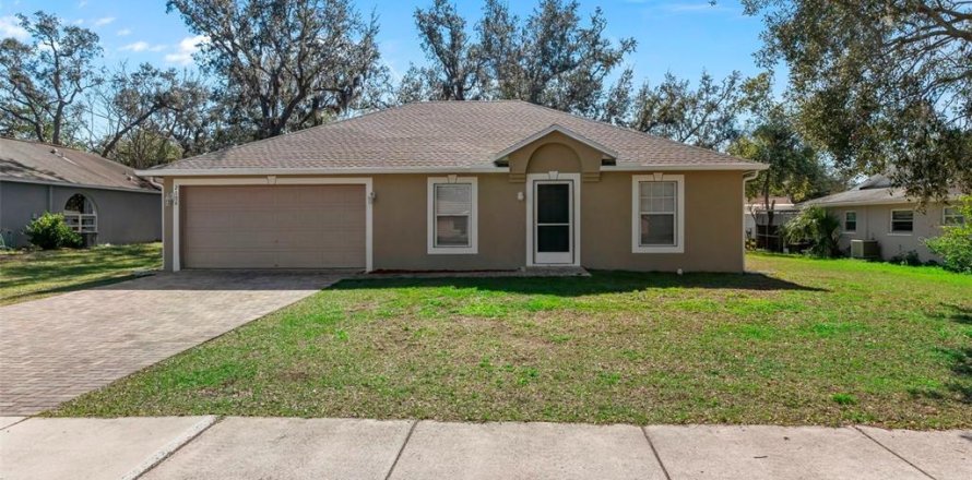 House in Spring Hill, Florida 3 bedrooms, 127.09 sq.m. № 1529696