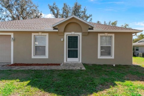 House in Spring Hill, Florida 3 bedrooms, 127.09 sq.m. № 1529696 - photo 4