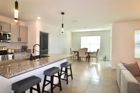 Villa ou maison à louer à Wesley Chapel, Floride: 3 chambres, 157 m2 № 2106074 - photo 4