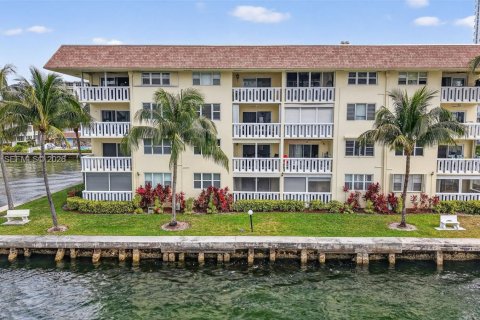 Купить кондоминиум в Халландейл-Бич, Флорида 2 спальни, 82.5м2, № 2042713 - фото 28