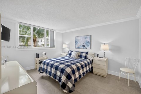 Купить кондоминиум в Халландейл-Бич, Флорида 2 спальни, 82.5м2, № 2042713 - фото 16