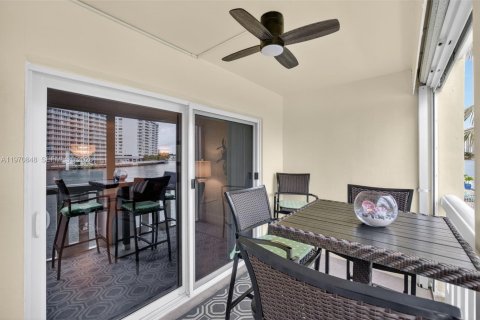 Купить кондоминиум в Халландейл-Бич, Флорида 2 спальни, 82.5м2, № 2042713 - фото 8