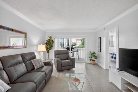 Купить кондоминиум в Халландейл-Бич, Флорида 2 спальни, 82.5м2, № 2042713 - фото 15