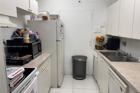 Купить кондоминиум в Норт-Майами-Бич, Флорида 2 спальни, 96.8м2, № 2023105 - фото 8