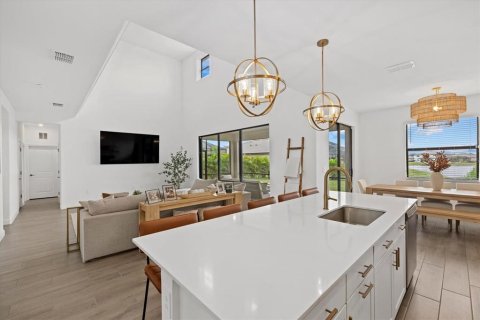 Villa ou maison à vendre à Bradenton, Floride: 5 chambres, 310.67 m2 № 1912066 - photo 5