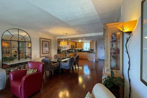 Copropriété à vendre à Lauderdale-by-the-Sea, Floride: 2 chambres, 109.62 m2 № 2175456 - photo 19