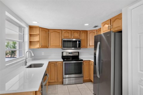 House in Winter Springs, Florida 3 bedrooms, 157.47 sq.m. № 2258937 - photo 6