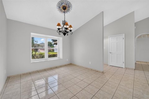 House in Winter Springs, Florida 3 bedrooms, 157.47 sq.m. № 2258937 - photo 3
