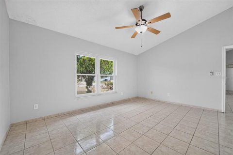 House in Winter Springs, Florida 3 bedrooms, 157.47 sq.m. № 2258937 - photo 4