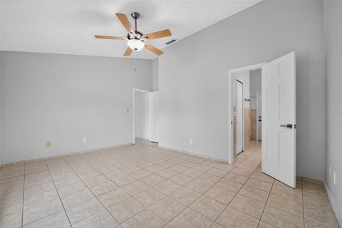 House in Winter Springs, Florida 3 bedrooms, 157.47 sq.m. № 2258937 - photo 11