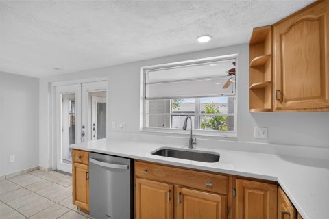 House in Winter Springs, Florida 3 bedrooms, 157.47 sq.m. № 2258937 - photo 7