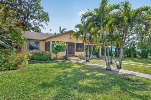 House in Homestead, Florida 5 bedrooms № 2178934