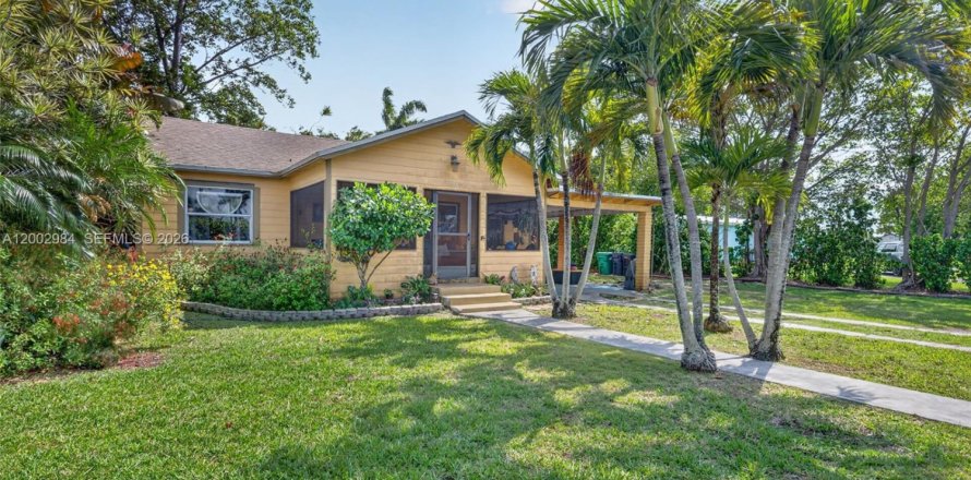 House in Homestead, Florida 5 bedrooms № 2178934