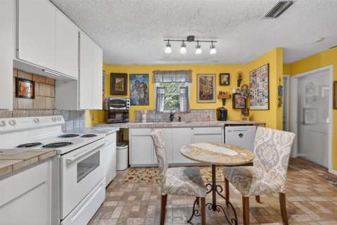 House in Homestead, Florida 5 bedrooms № 2178934 - photo 13